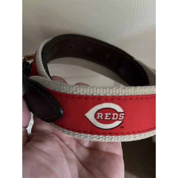 Cincinnati Reds sz 30 MLB Vineyard Vines canvas belt leather brass LOOK GOOD! - Picture 1 of 7